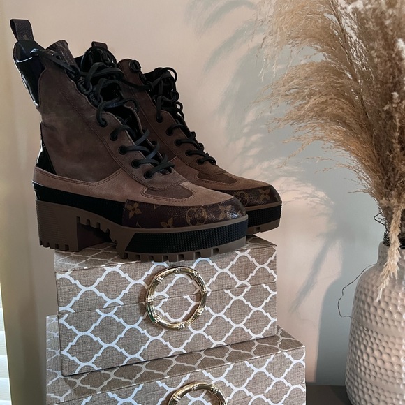 AUTHENTIC Women’s Louis Vuitton Boots, Size 38 - Picture 1 of 5